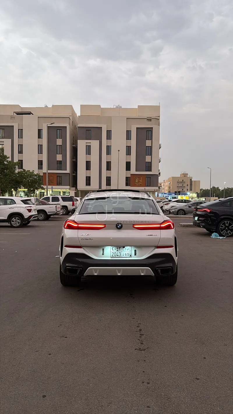2024 بي ام دبليو الفئة اكس 6 إم كت