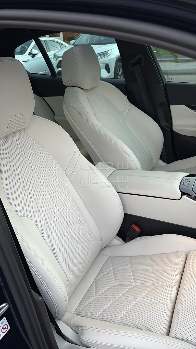 2025 بي ام دبليو الفئة الخامسة 520 أي إم كت