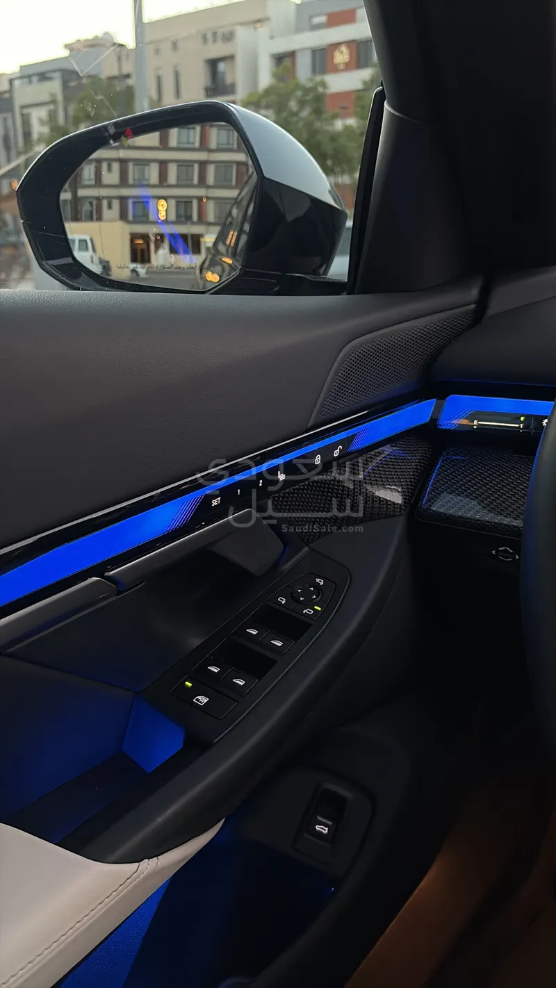 2025 بي ام دبليو الفئة الخامسة 520 أي إم كت