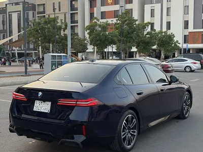 2025 بي ام دبليو الفئة الخامسة 520 أي إم كت