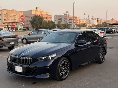 2025 بي ام دبليو الفئة الخامسة 520 أي إم كت