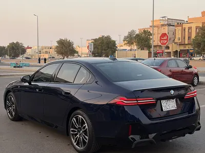 2025 بي ام دبليو الفئة الخامسة 520 أي إم كت