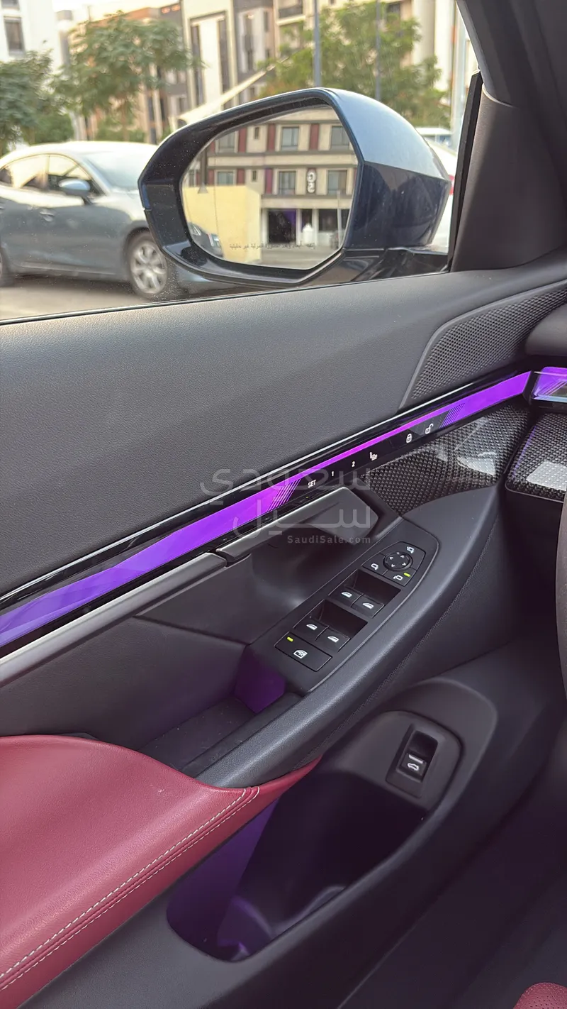 2024 بي ام دبليو الفئة الخامسة 520 أي إم كت