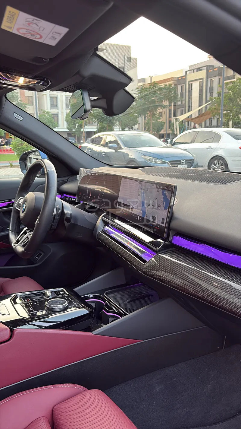 2024 بي ام دبليو الفئة الخامسة 520 أي إم كت