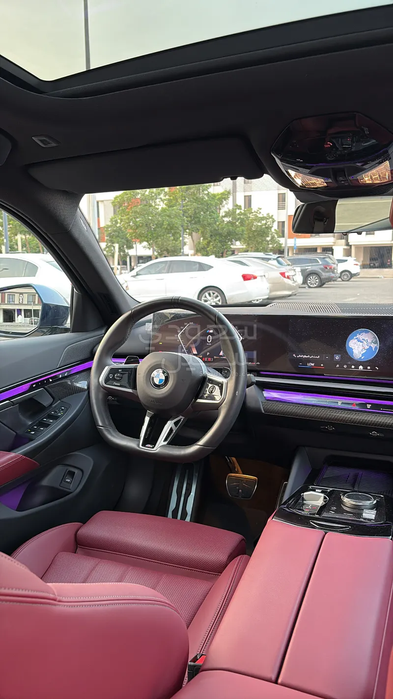 2024 بي ام دبليو الفئة الخامسة 520 أي إم كت