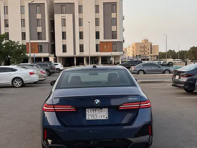 2024 بي ام دبليو الفئة الخامسة 520 أي إم كت