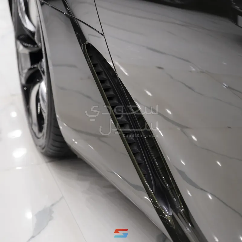 2024 لكزس إل سي 500