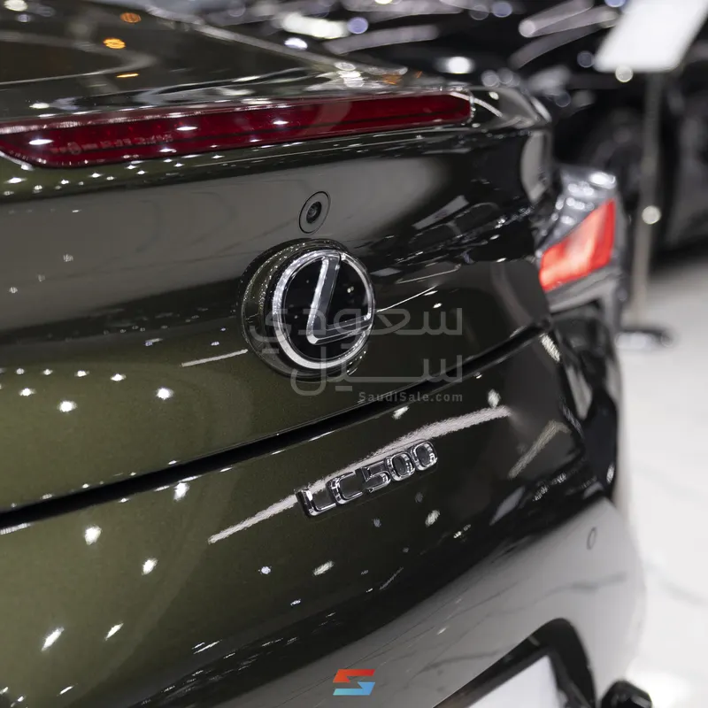 2024 لكزس إل سي 500