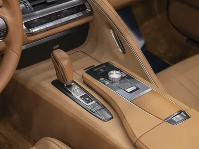 2024 لكزس إل سي 500