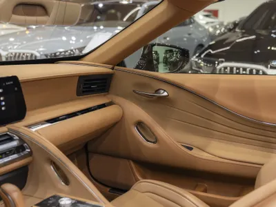 2024 لكزس إل سي 500