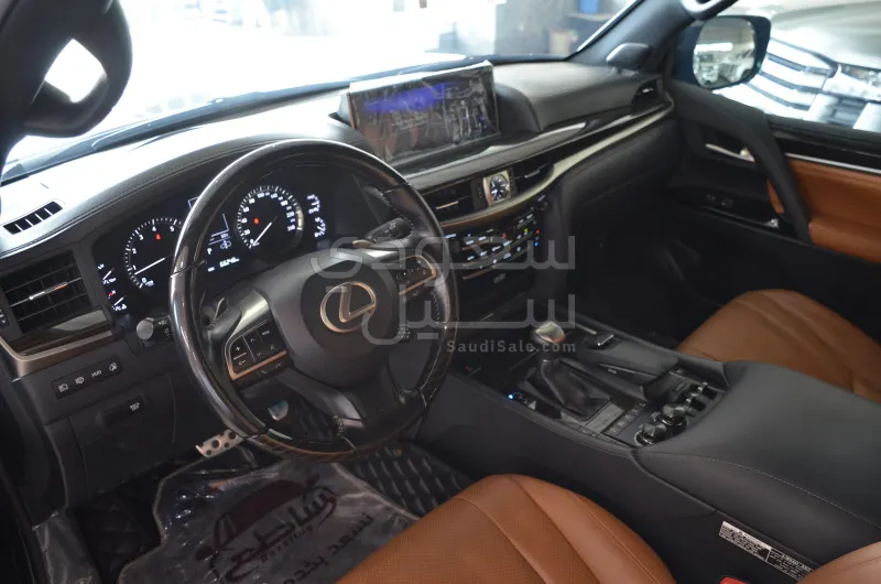 2021 لكزس إل إكس 570 اس