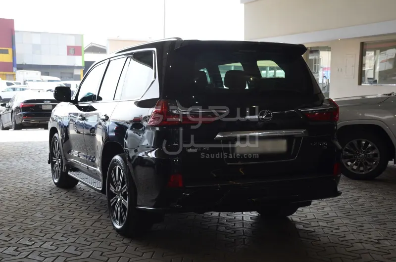 2021 لكزس إل إكس 570 اس