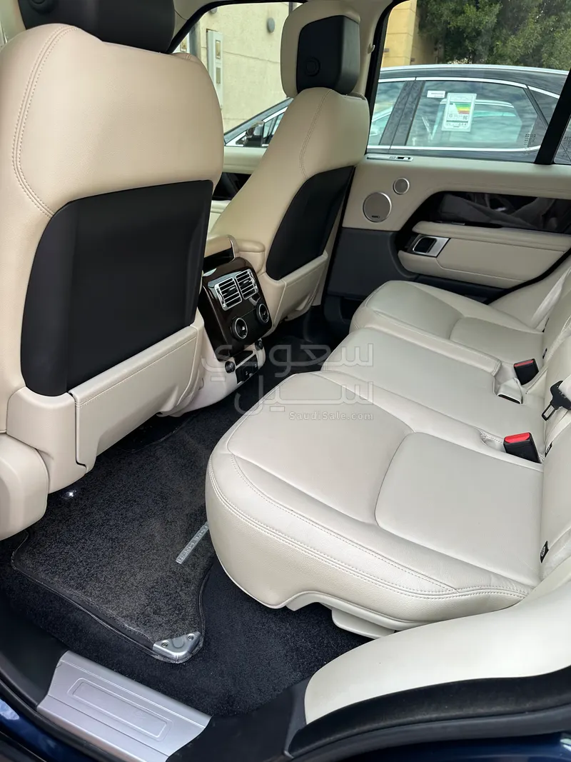 2020 لاند روفر رينج روفر فوج