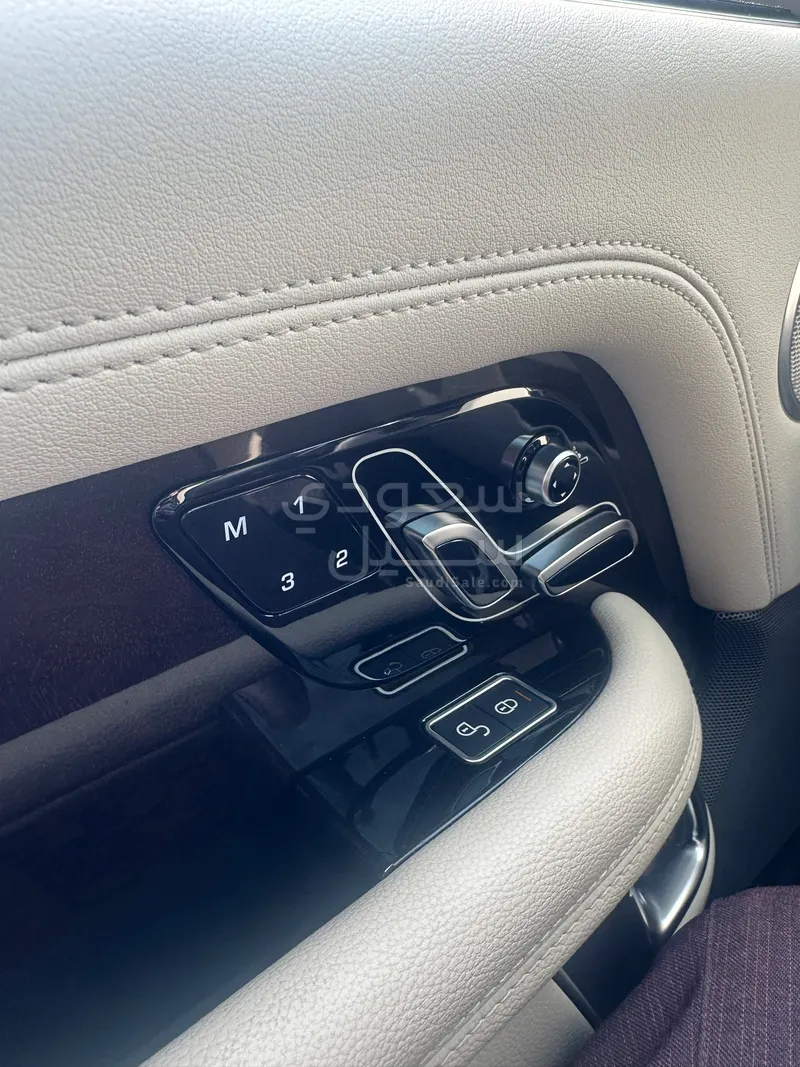 2020 لاند روفر رينج روفر فوج