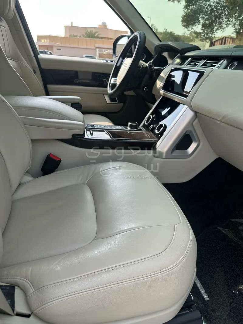 2020 لاند روفر رينج روفر فوج