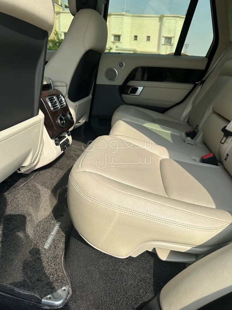 2020 لاند روفر رينج روفر فوج