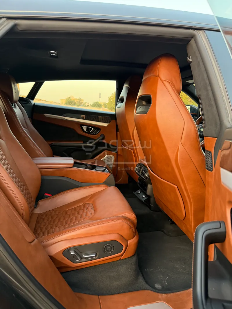 2019 لمبرجيني اوروس