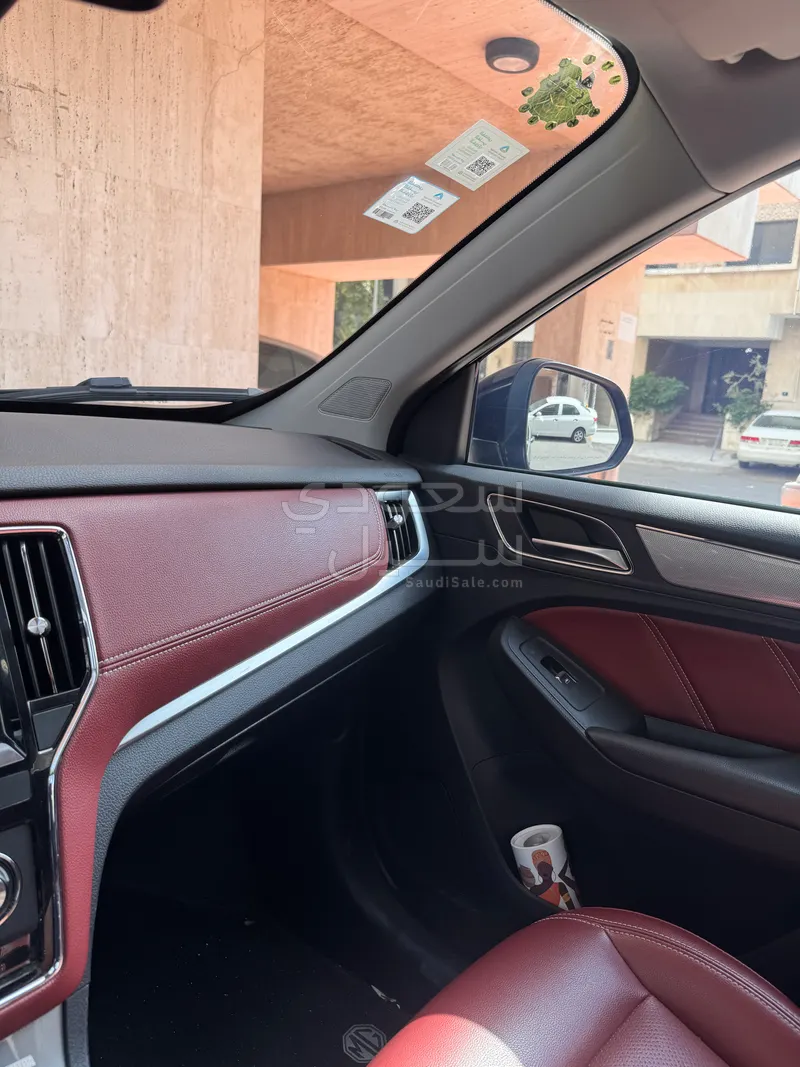 2019 ام جي ار اكس 5