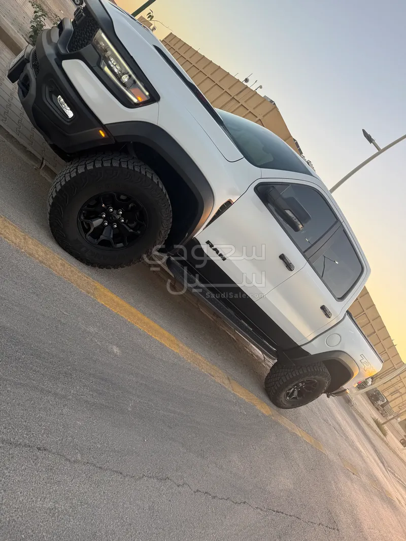 2023 دودج رام تي ار اكس