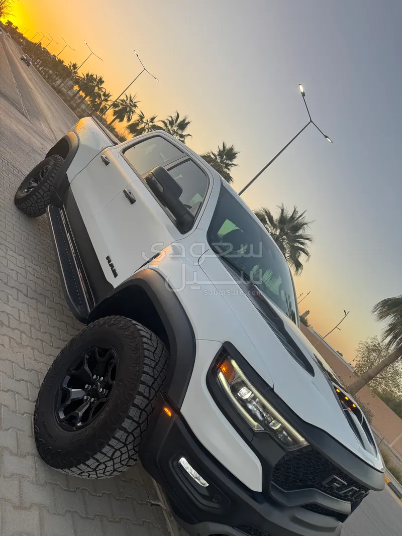 2023 دودج رام تي ار اكس