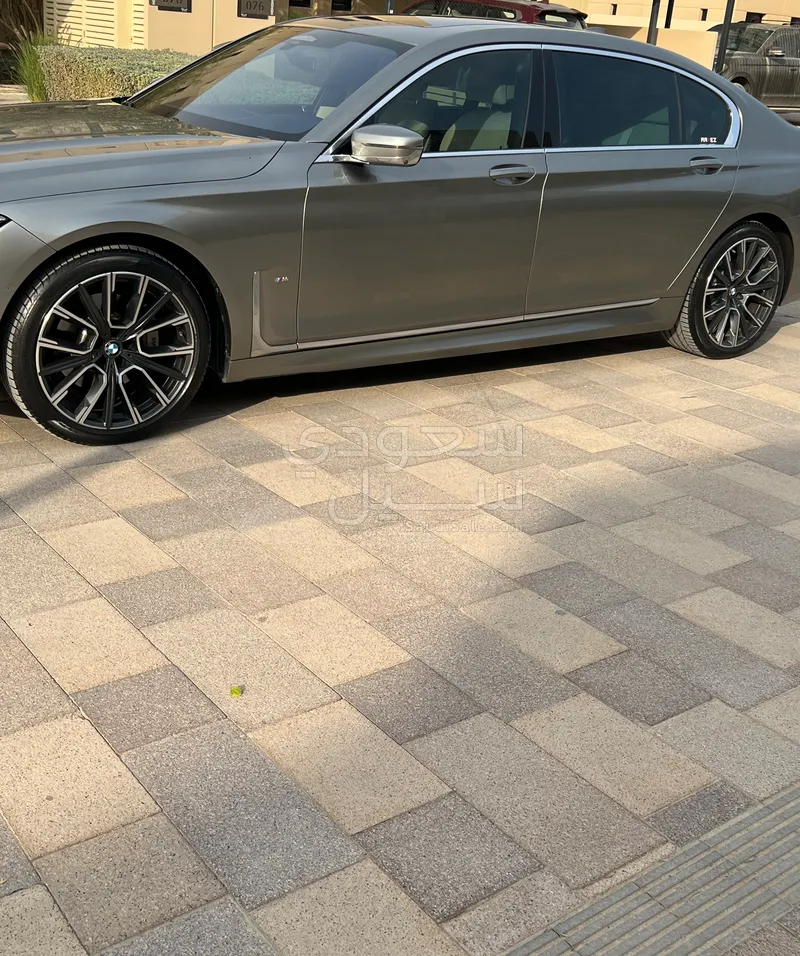 2020 بي ام دبليو الفئة السابعة 730 إل أي