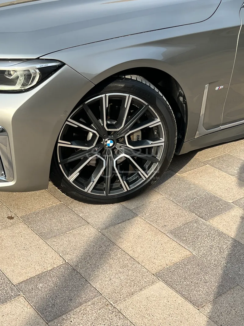 2020 بي ام دبليو الفئة السابعة 730 إل أي