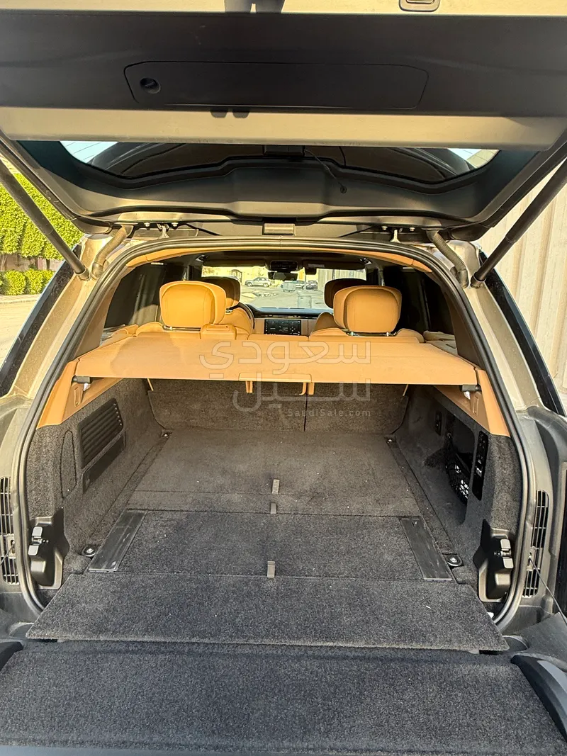 2022 لاند روفر رينج روفر فوج