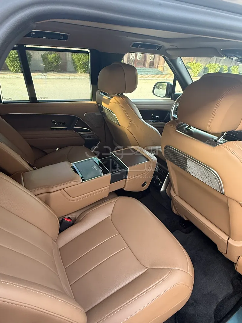 2022 لاند روفر رينج روفر فوج