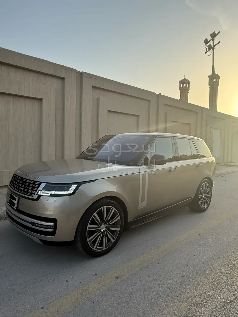 2022 لاند روفر رينج روفر فوج