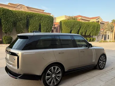 2022 لاند روفر رينج روفر فوج