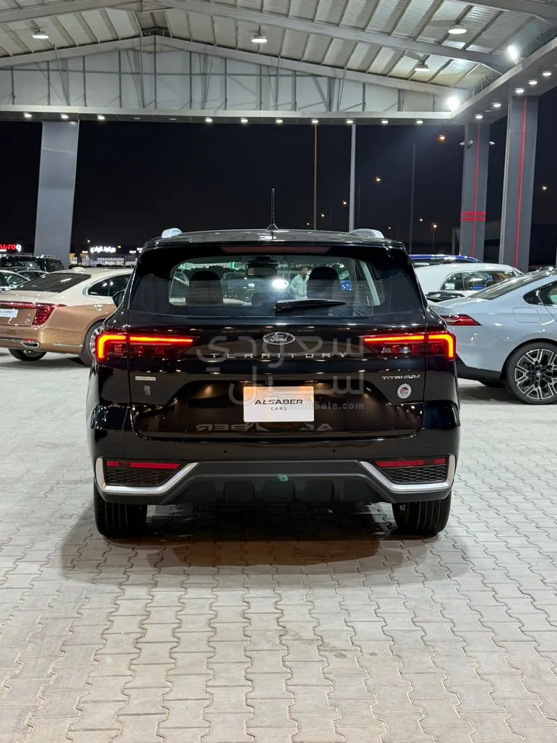 2024 فورد تيريتوري تيتانيوم بلس