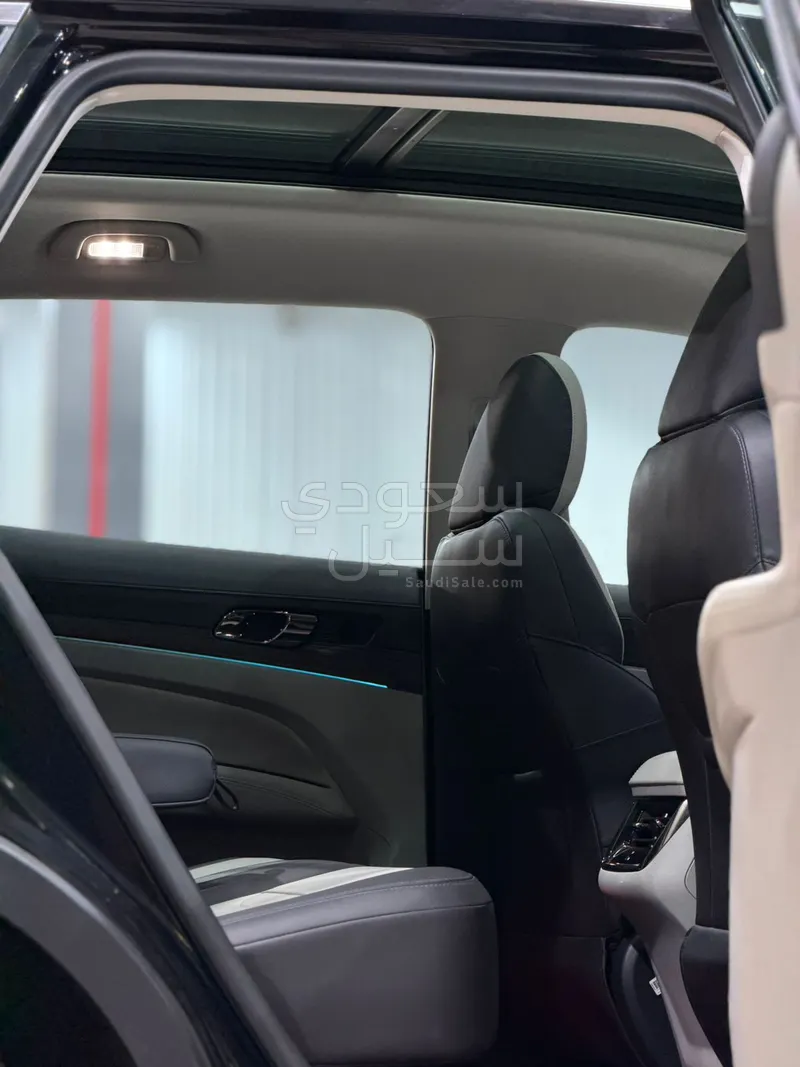 2024 فورد تيريتوري تيتانيوم بلس