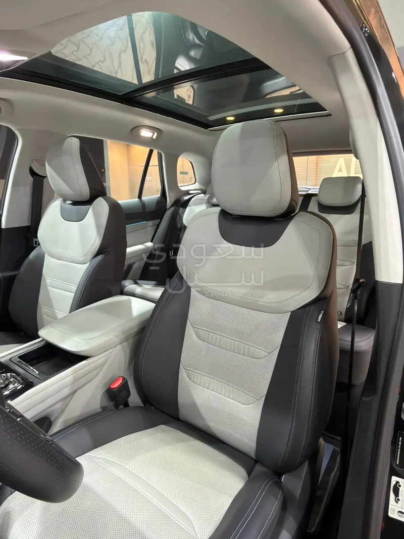 2024 فورد تيريتوري تيتانيوم بلس