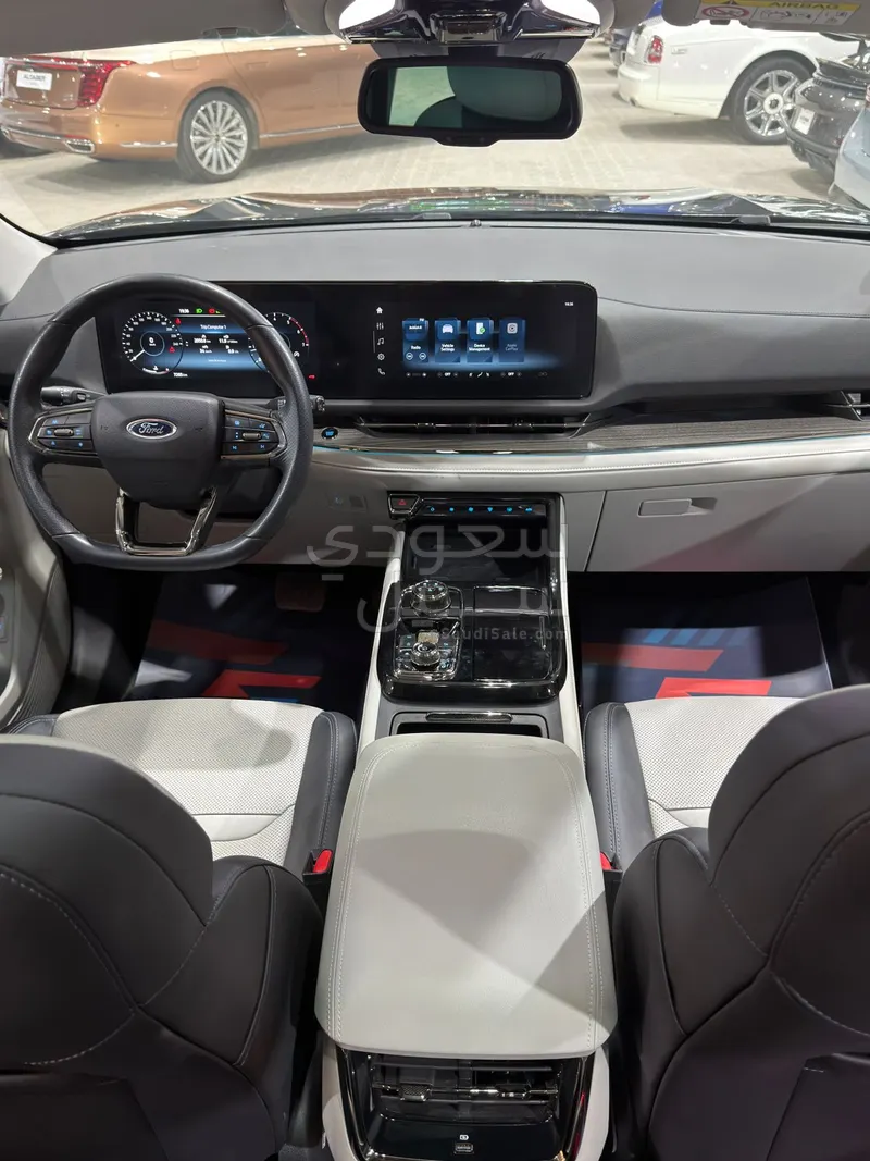 2024 فورد تيريتوري تيتانيوم بلس