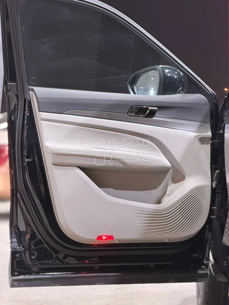 2024 فورد تيريتوري تيتانيوم بلس