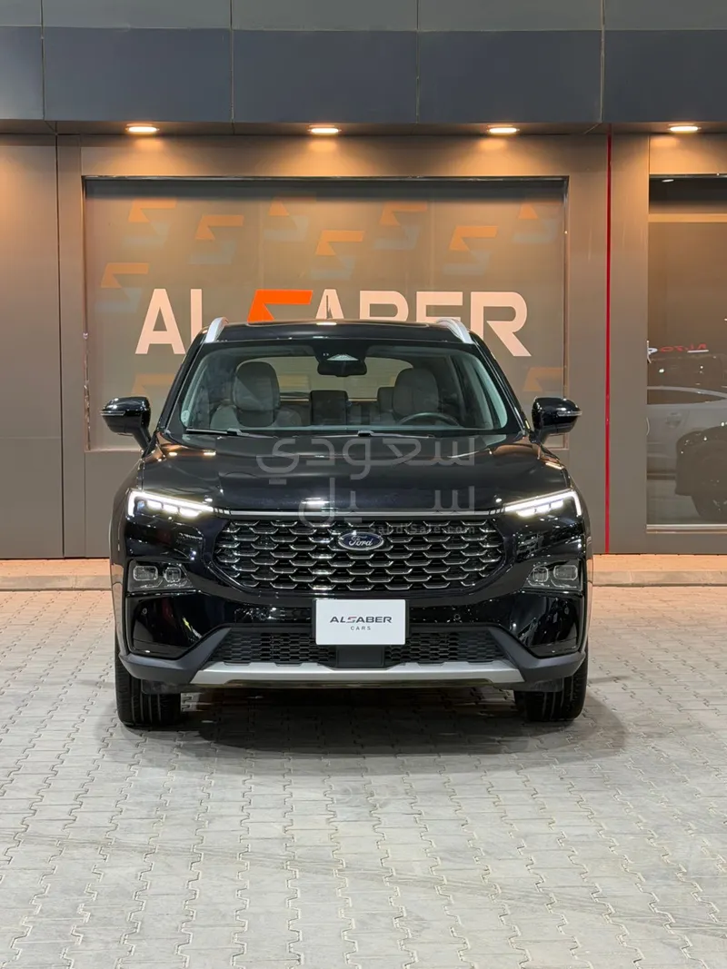 2024 فورد تيريتوري تيتانيوم بلس