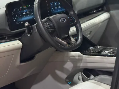 2024 فورد تيريتوري تيتانيوم بلس