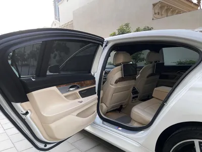 2017 بي ام دبليو الفئة السابعة 750 إل أي إنديفيجوال