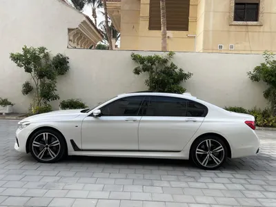 2017 بي ام دبليو الفئة السابعة 750 إل أي إنديفيجوال