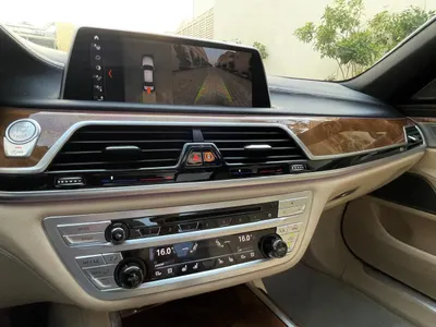 2017 بي ام دبليو الفئة السابعة 750 إل أي إنديفيجوال