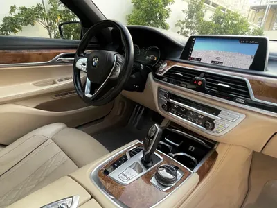 2017 بي ام دبليو الفئة السابعة 750 إل أي إنديفيجوال