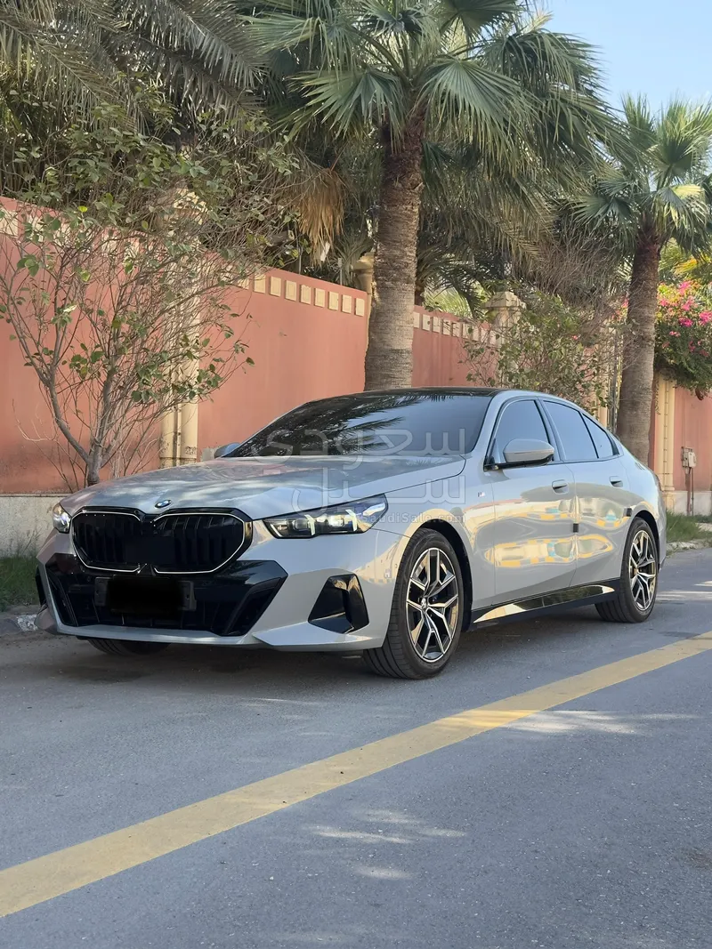 2024 BMW 5 Series 520i