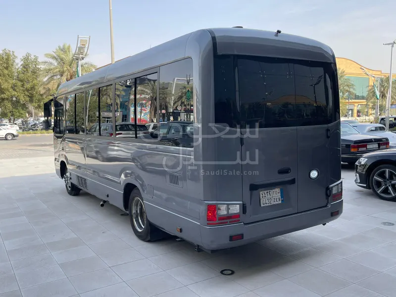 2024 تويوتا كوستر