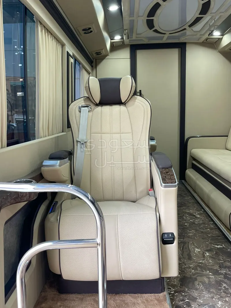 2024 تويوتا كوستر