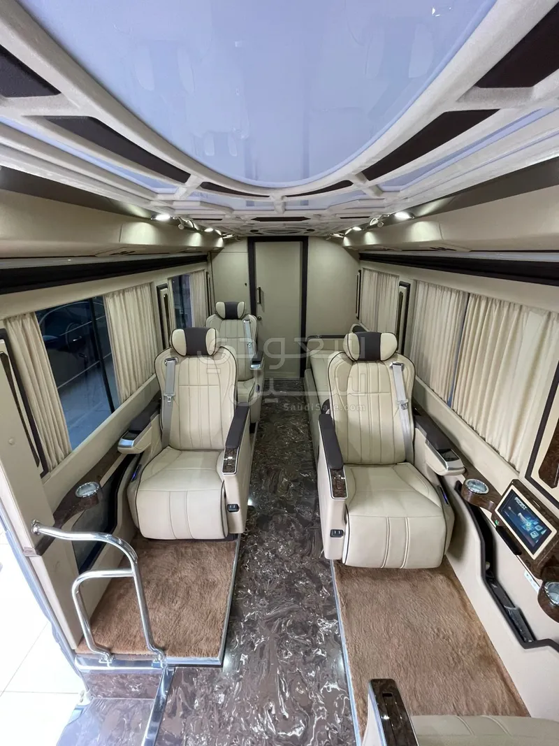 2024 تويوتا كوستر