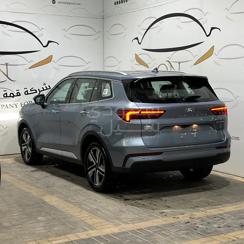 2026 فورد تيريتوري تيتانيوم بلس