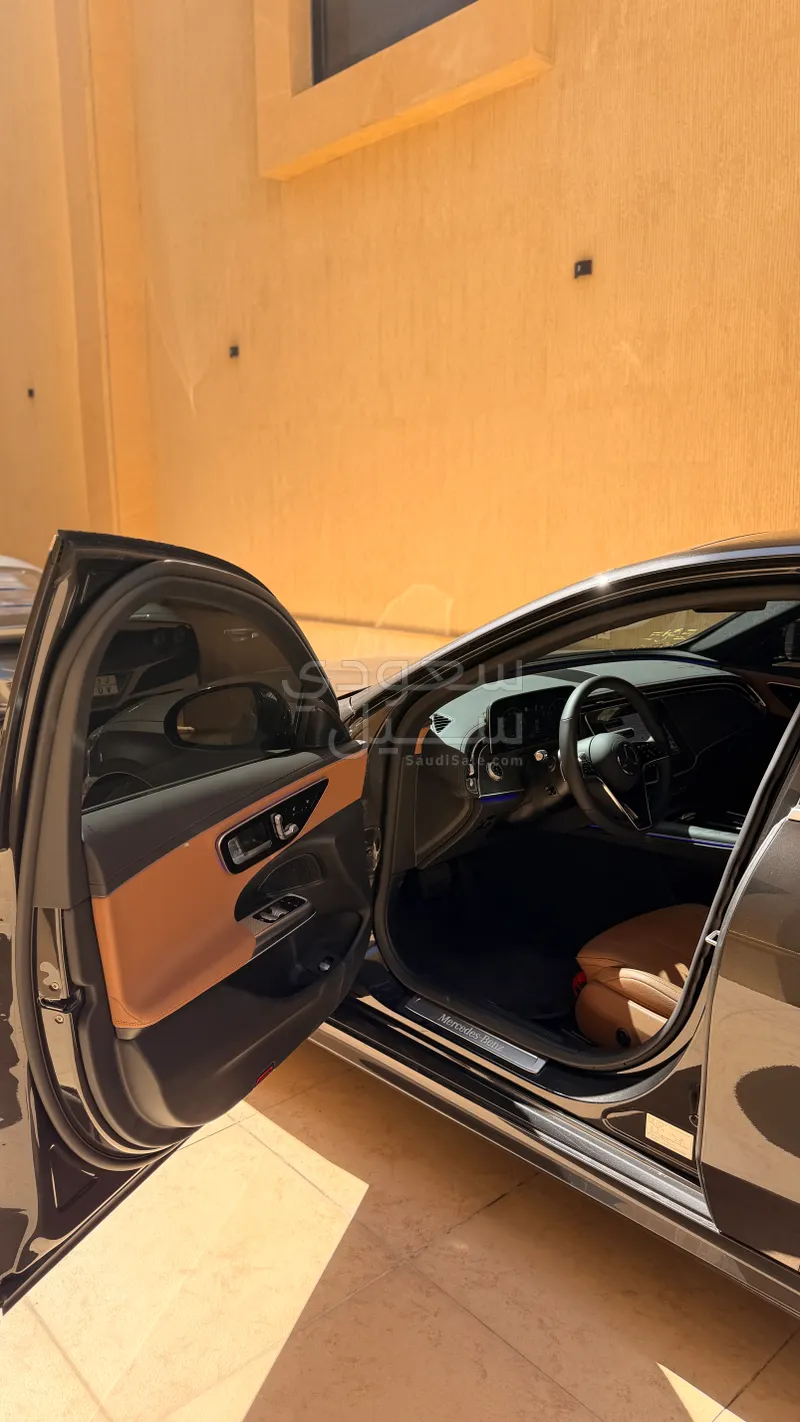 2025 مرسيدس - بنز إي 200