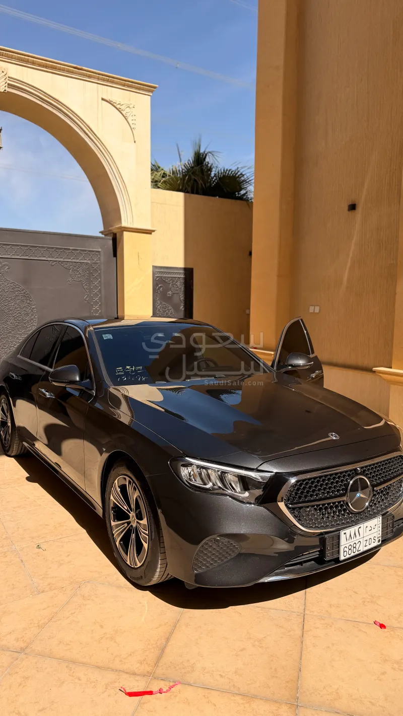 2025 مرسيدس - بنز إي 200