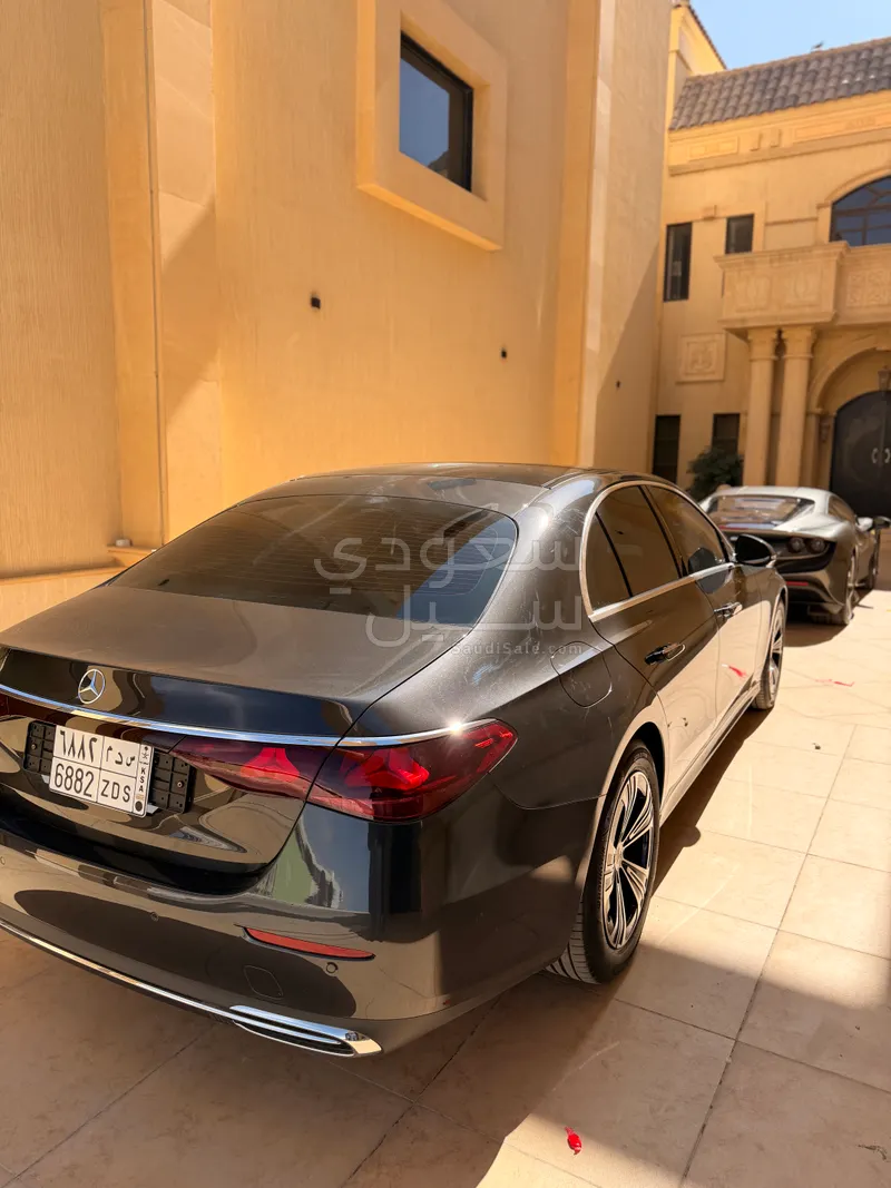 2025 مرسيدس - بنز إي 200
