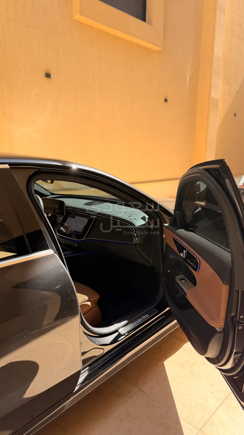 2025 مرسيدس - بنز إي 200